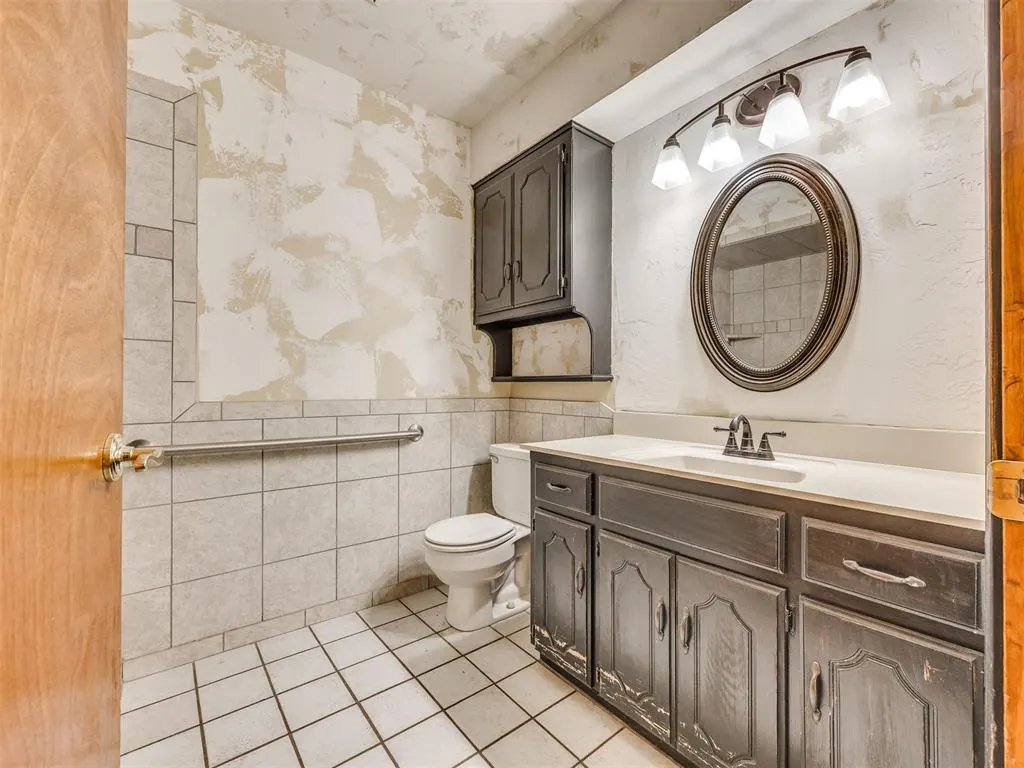 Photo 18 — 221 Cypress Drive, Oklahoma City, OK 73170
