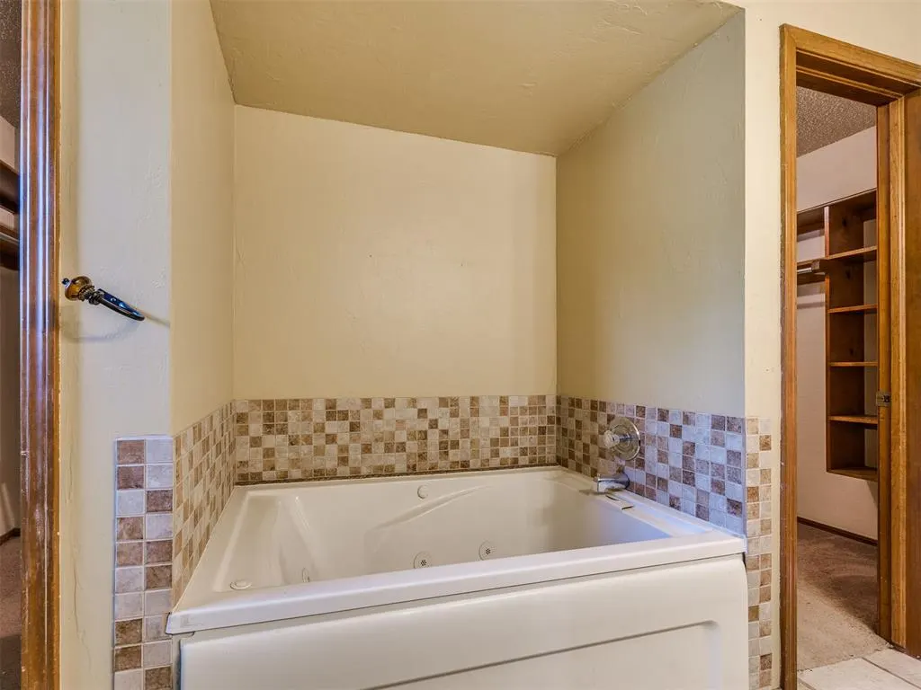 Photo 32 — 221 Cypress Drive, Oklahoma City, OK 73170