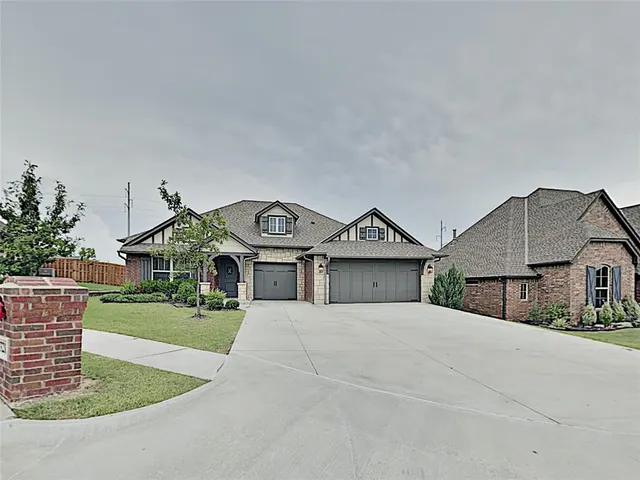 Photo 3 — 3217 Briargate Road, Edmond, OK 73034