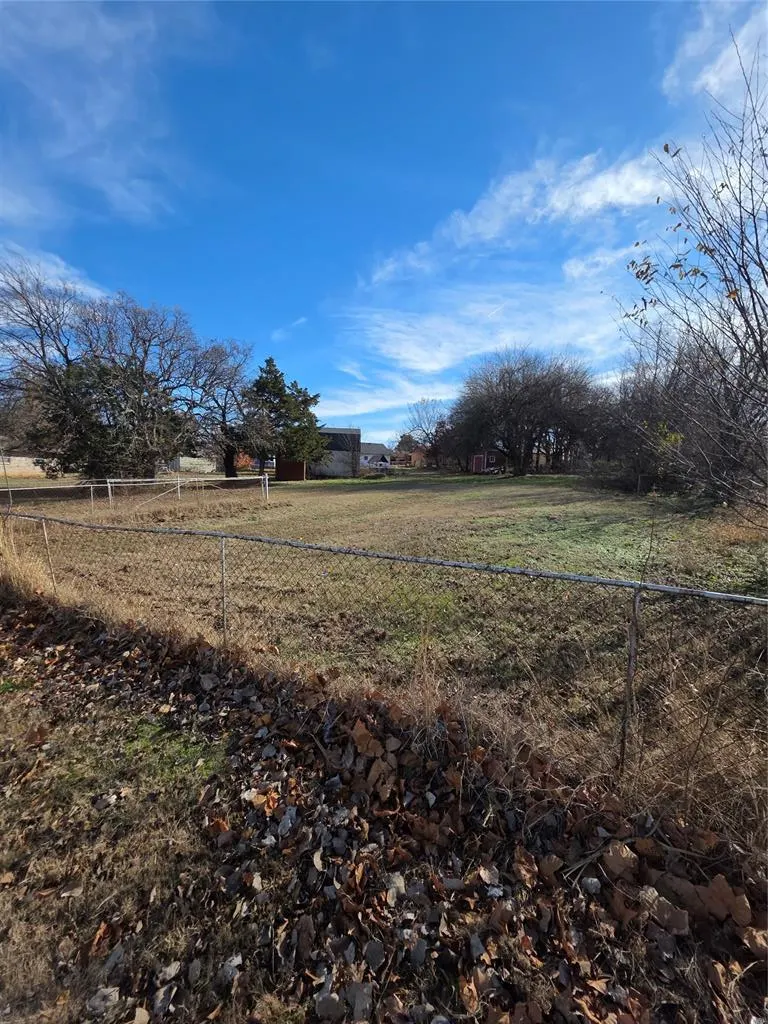 Photo 2 — Thomas Boulevard, McLoud, OK 74851