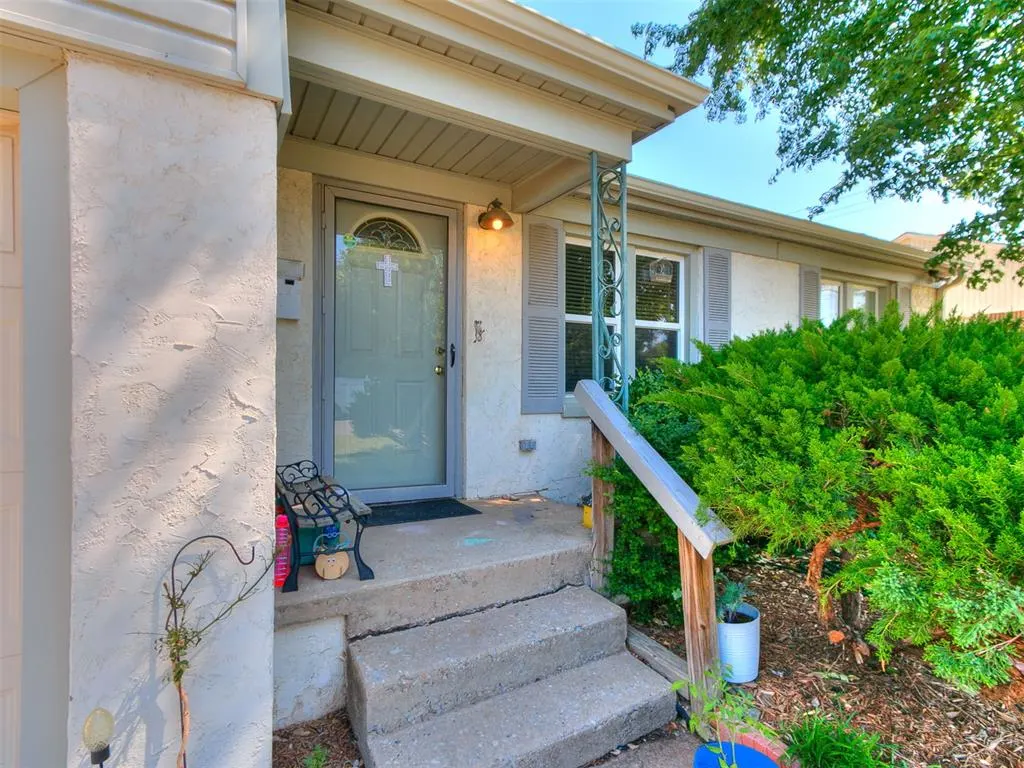 Photo 2 — 2105 Carlisle Road, Oklahoma City, OK 73120