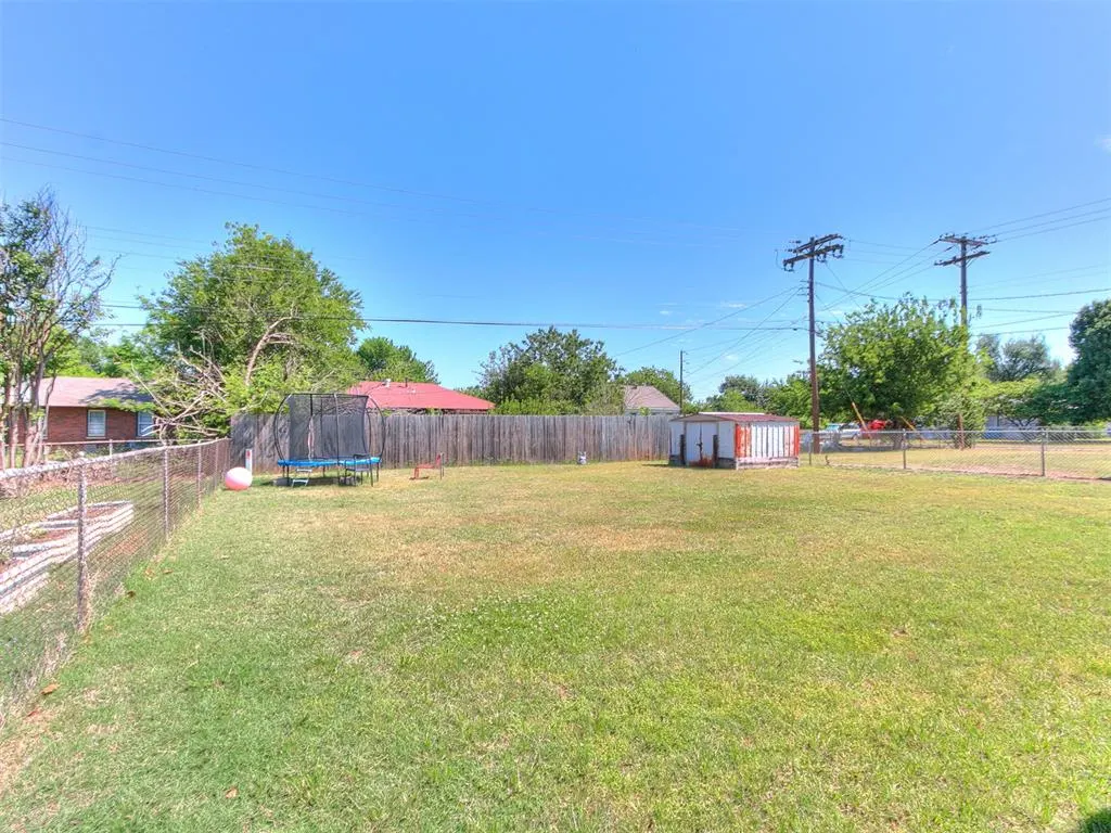 Photo 14 — 2105 Carlisle Road, Oklahoma City, OK 73120