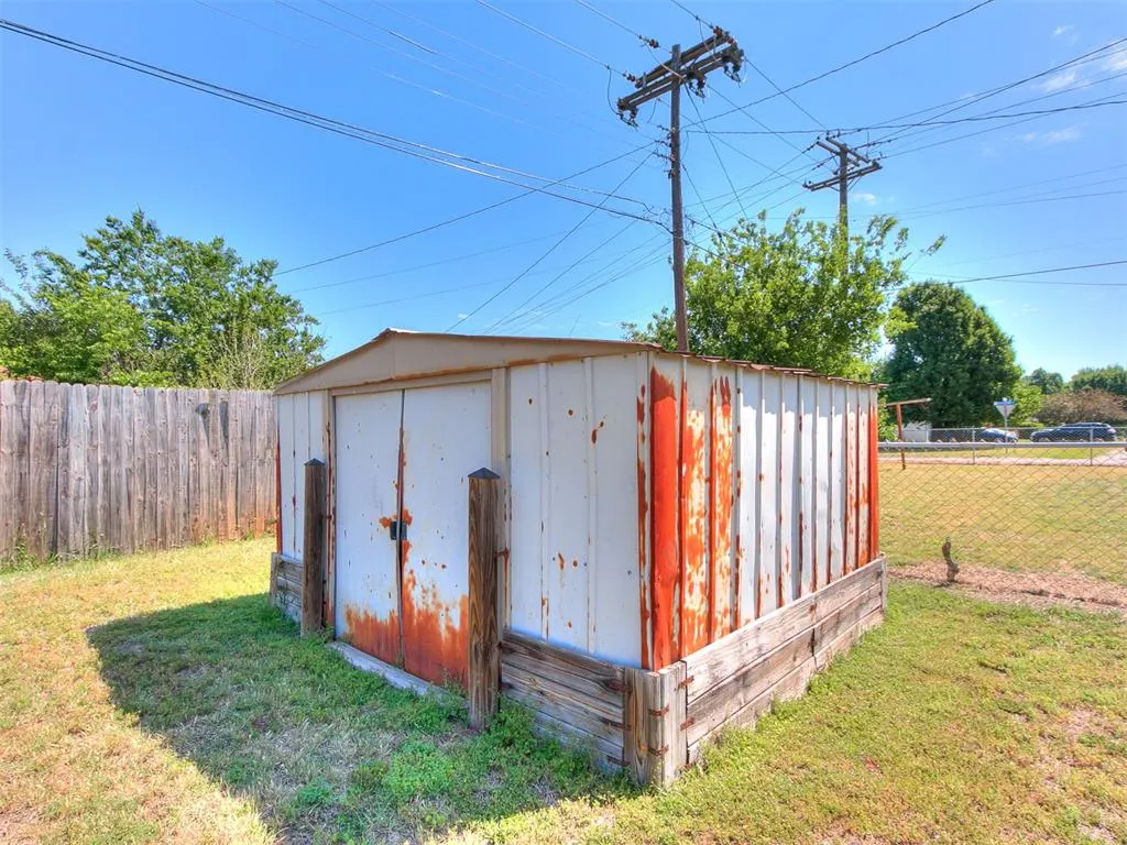 Photo 15 — 2105 Carlisle Road, Oklahoma City, OK 73120