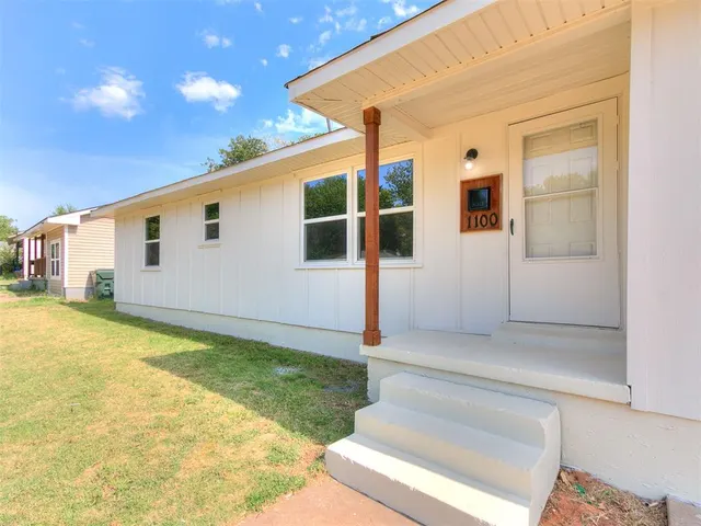Photo 2 — 1100 Sycamore Drive, Oklahoma City, OK 73110