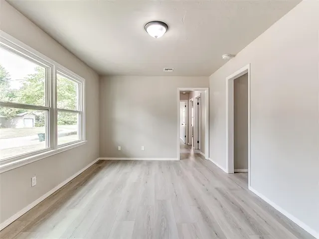 Photo 4 — 1100 Sycamore Drive, Oklahoma City, OK 73110