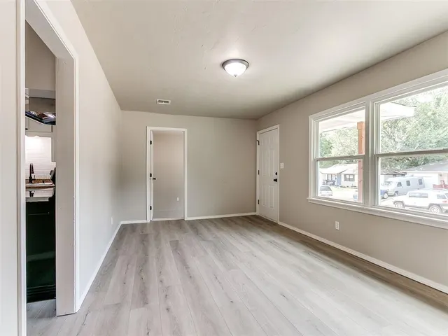 Photo 5 — 1100 Sycamore Drive, Oklahoma City, OK 73110