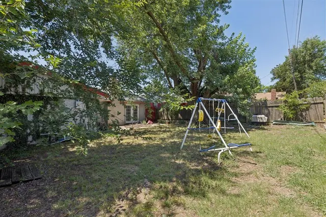 Photo 8 — 4221 NW 33rd Street, Oklahoma City, OK 73112