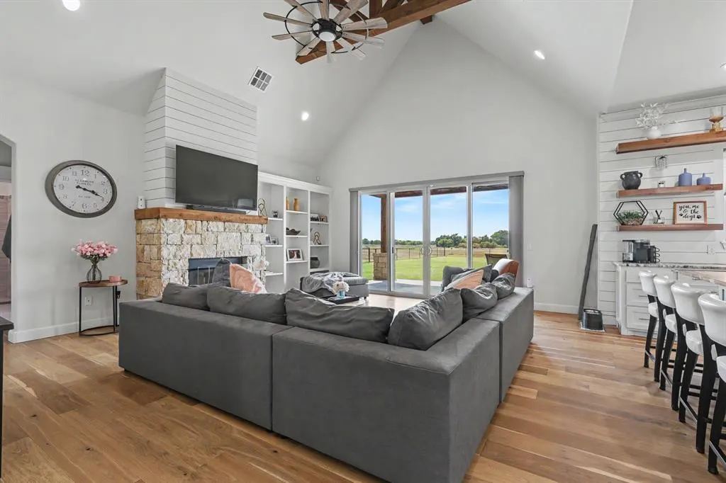 Photo 4 — 825 S Cimarron Road, Yukon, OK 73099