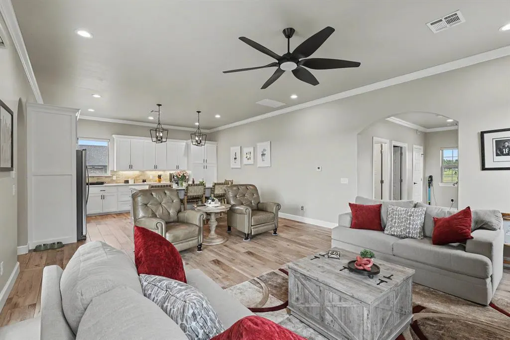 Photo 32 — 825 S Cimarron Road, Yukon, OK 73099