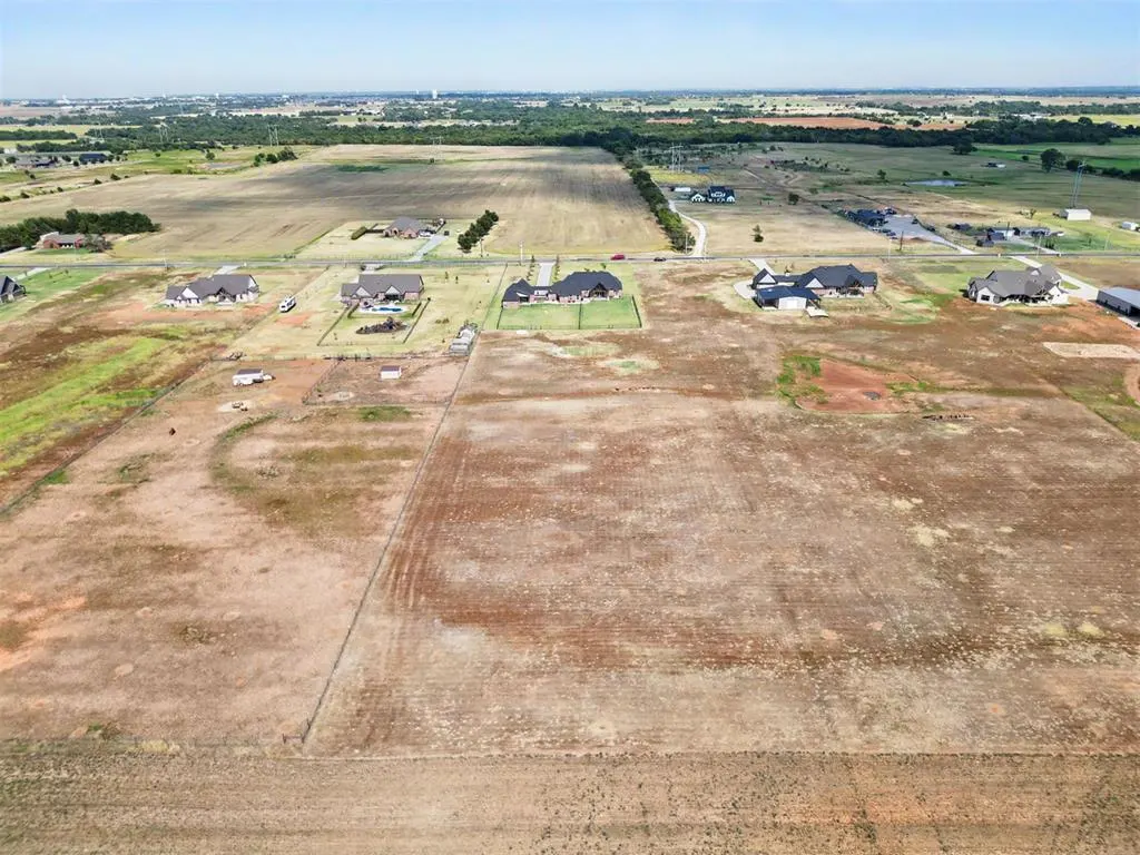 Photo 47 — 825 S Cimarron Road, Yukon, OK 73099