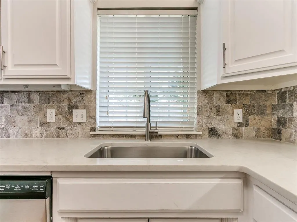 Photo 6 — 121 Meadows Lane, Shawnee, OK 74804