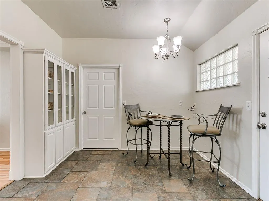 Photo 7 — 121 Meadows Lane, Shawnee, OK 74804