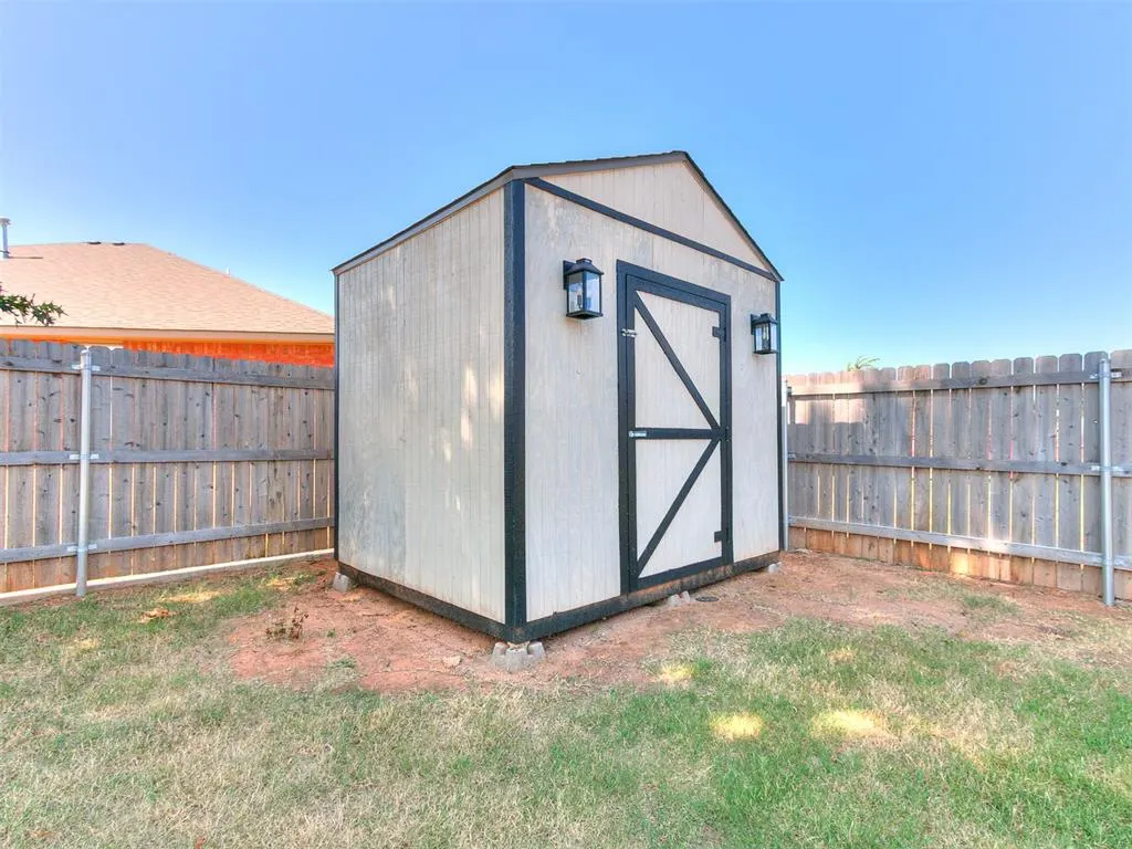 Photo 17 — 121 Meadows Lane, Shawnee, OK 74804