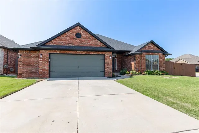 Photo 2 — 7528 NW 135th Street, Oklahoma City, OK 73142