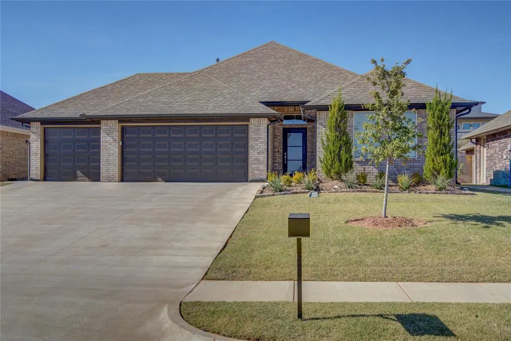 Photo 3 — 2133 Santa Monica Street, Edmond, OK 73034