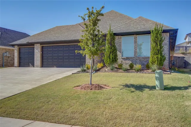 Photo 4 — 2133 Santa Monica Street, Edmond, OK 73034