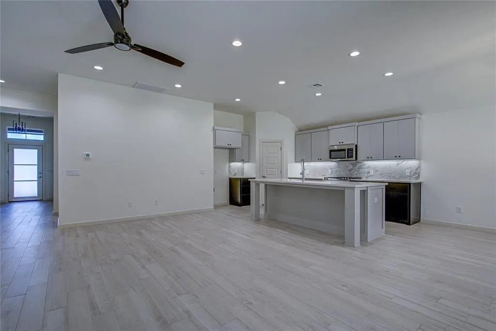 Photo 8 — 2133 Santa Monica Street, Edmond, OK 73034