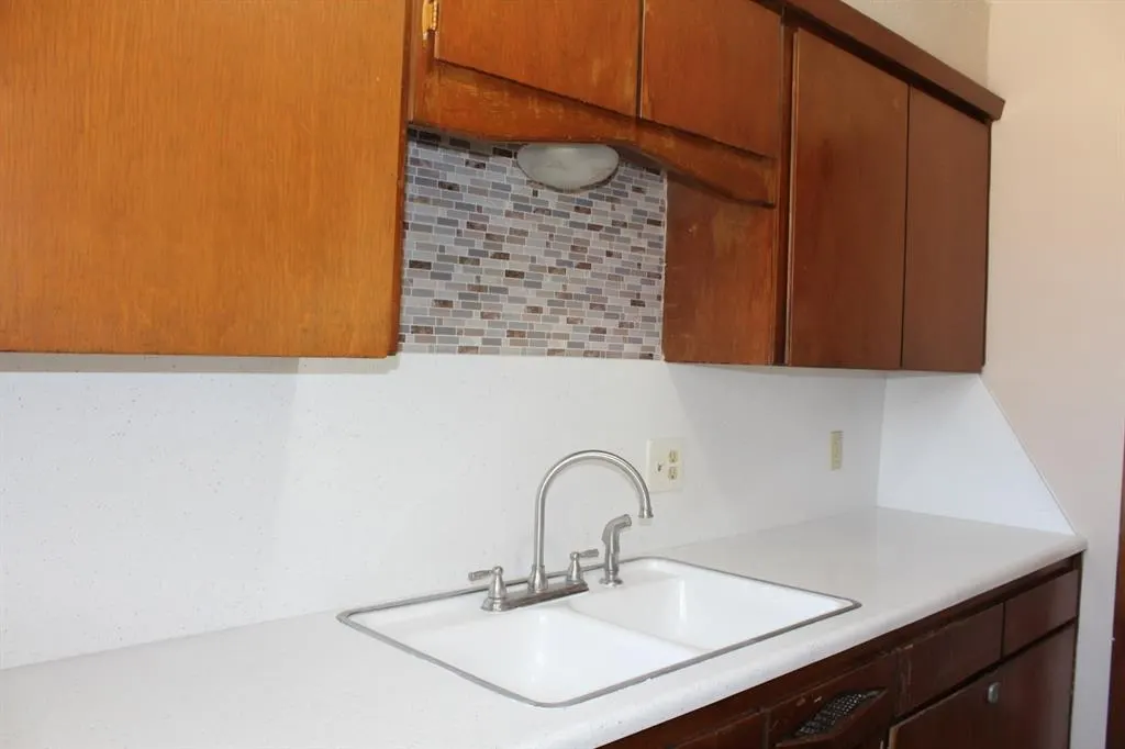 Photo 9 — 9909 Harmony Drive, Oklahoma City, OK 73130