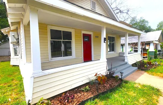 Photo 3 — 1227 E 11th Street, Shawnee, OK 74801