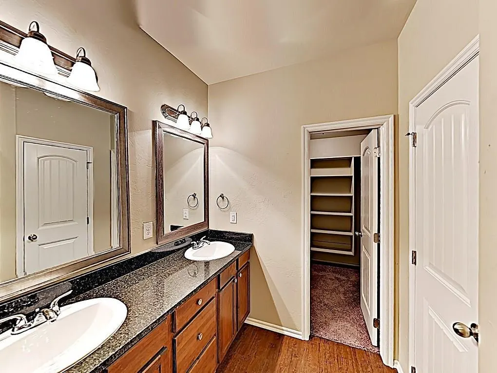 Photo 8 — 4704 River Mesa Drive, Yukon, OK 73099