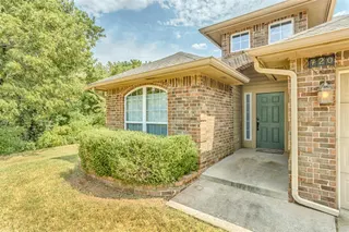Sold home at 720 Hedgewood Drive