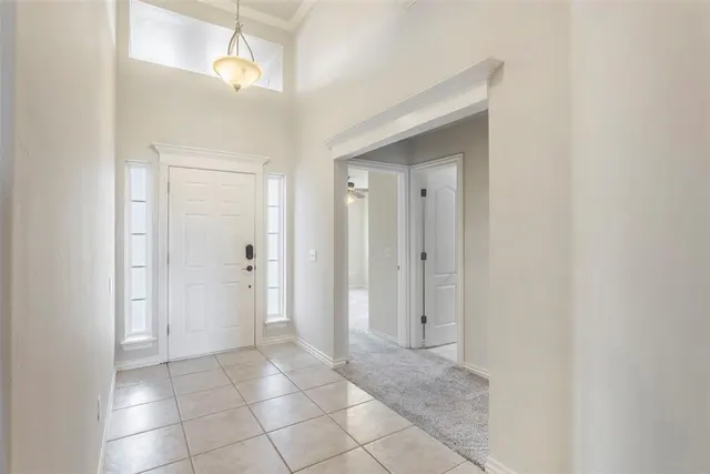 Photo 7 — 720 Hedgewood Drive, Oklahoma City, OK 73160