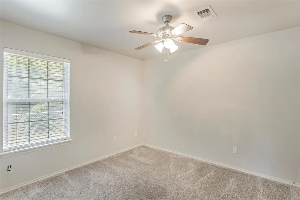Photo 14 — 720 Hedgewood Drive, Oklahoma City, OK 73160