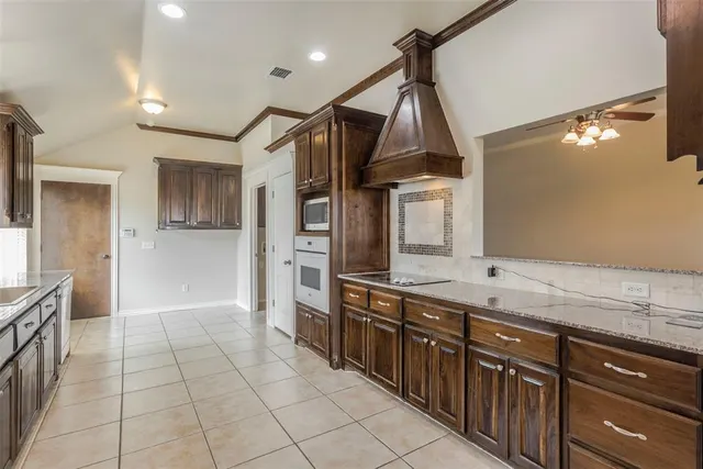 Photo 3 — 720 Hedgewood Drive, Oklahoma City, OK 73160