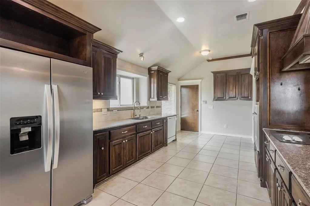 Photo 17 — 720 Hedgewood Drive, Oklahoma City, OK 73160