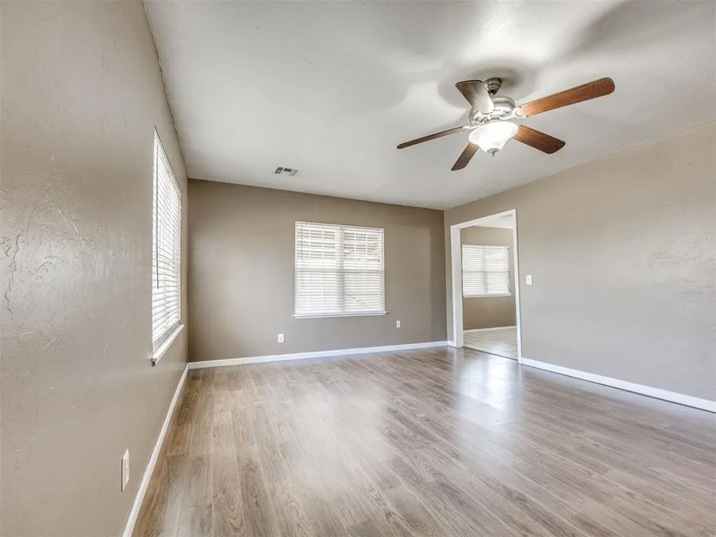Photo 4 — 4108 E Fairview Drive, Oklahoma City, OK 73115