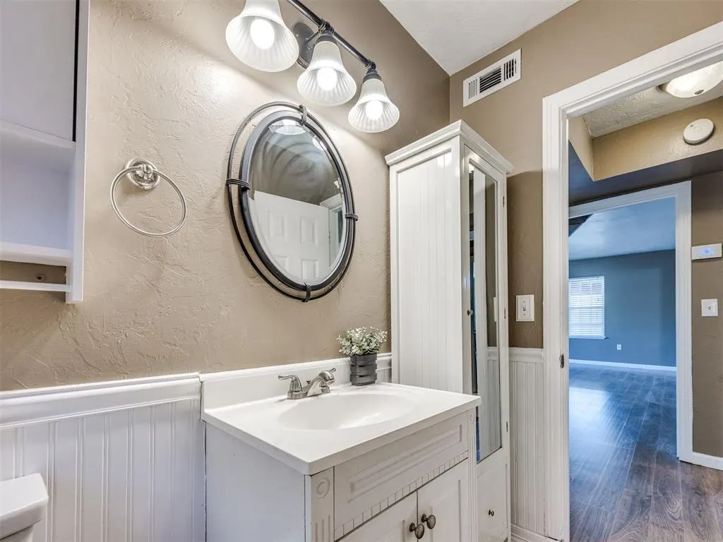 Photo 11 — 4108 E Fairview Drive, Oklahoma City, OK 73115