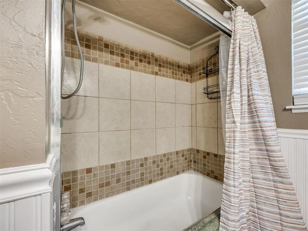 Photo 12 — 4108 E Fairview Drive, Oklahoma City, OK 73115