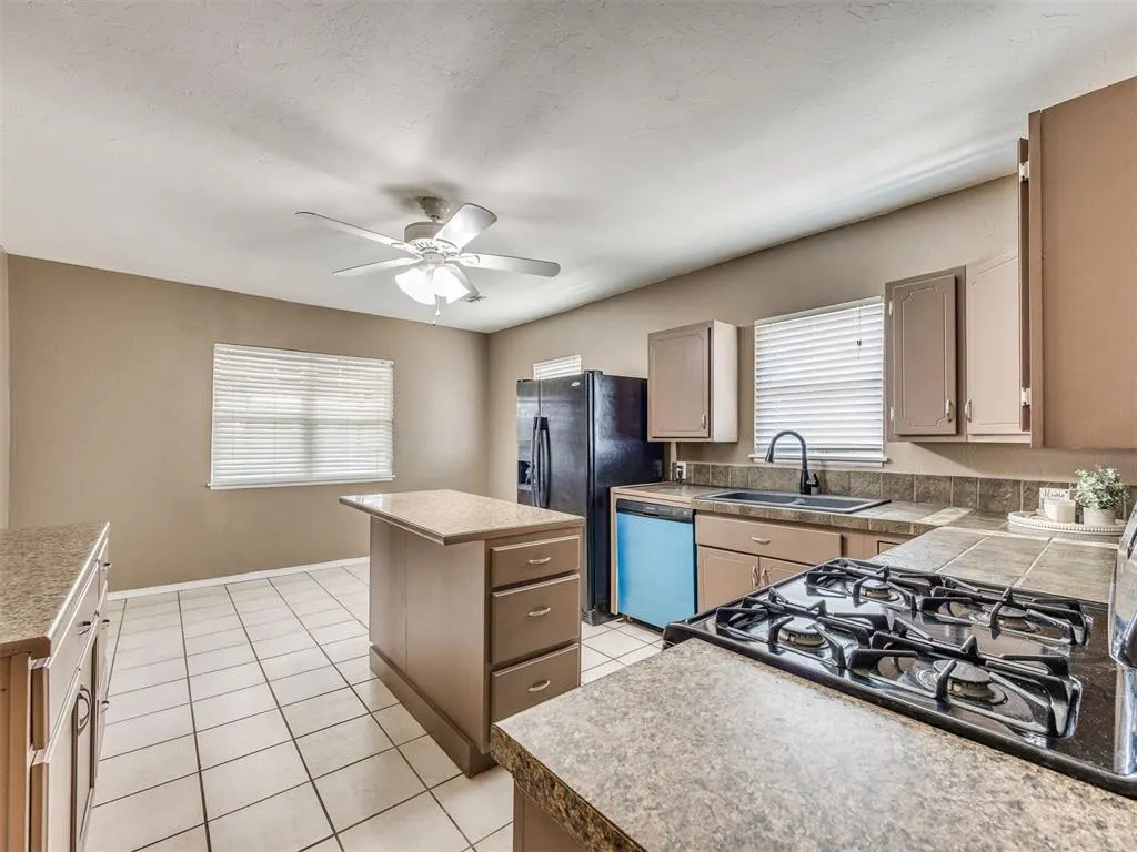 Photo 15 — 4108 E Fairview Drive, Oklahoma City, OK 73115