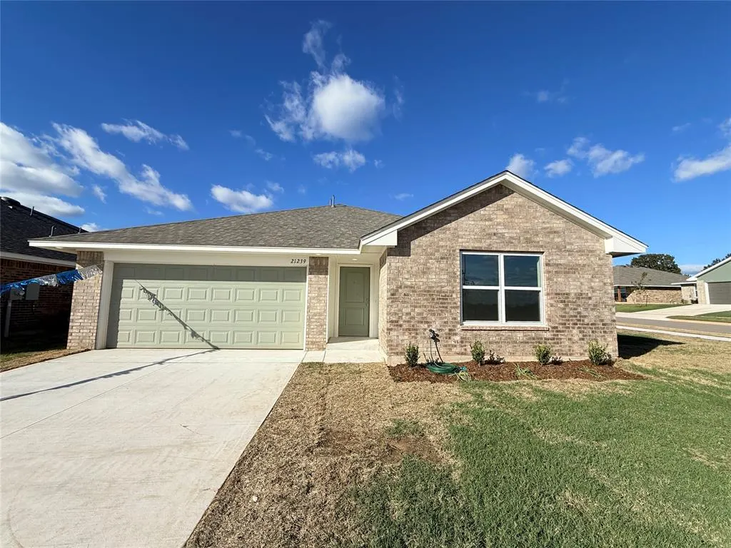 Front exterior — 21239 SE 32nd Street, Harrah, OK 73045