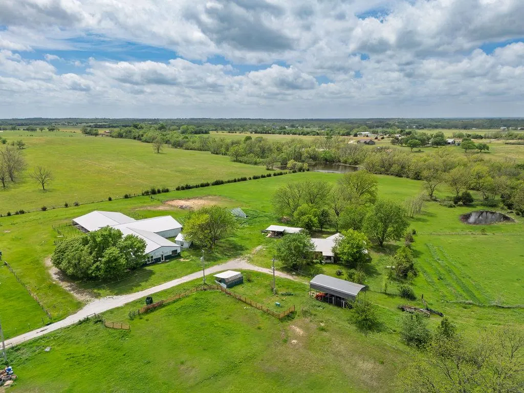Photo 2 — 15606 Econtuchka Road, Earlsboro, OK 74840