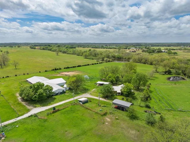 Photo 2 — 15606 Econtuchka Road, Earlsboro, OK 74840