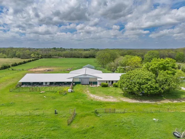 Photo 4 — 15606 Econtuchka Road, Earlsboro, OK 74840