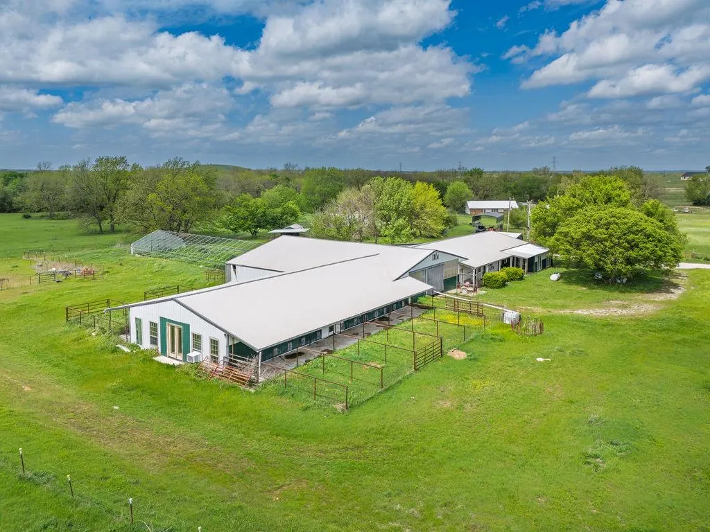 Photo 5 — 15606 Econtuchka Road, Earlsboro, OK 74840