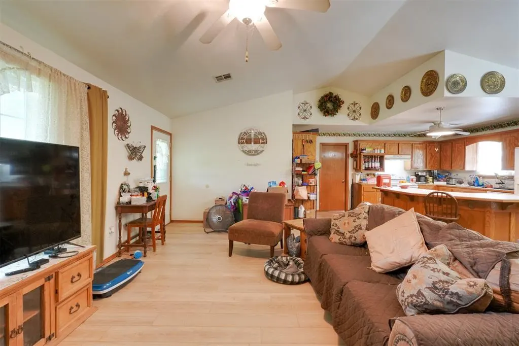 Photo 12 — 15606 Econtuchka Road, Earlsboro, OK 74840