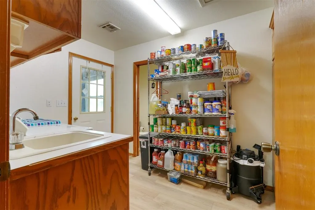 Photo 15 — 15606 Econtuchka Road, Earlsboro, OK 74840