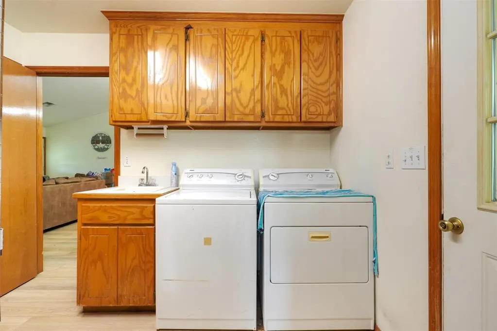 Photo 17 — 15606 Econtuchka Road, Earlsboro, OK 74840