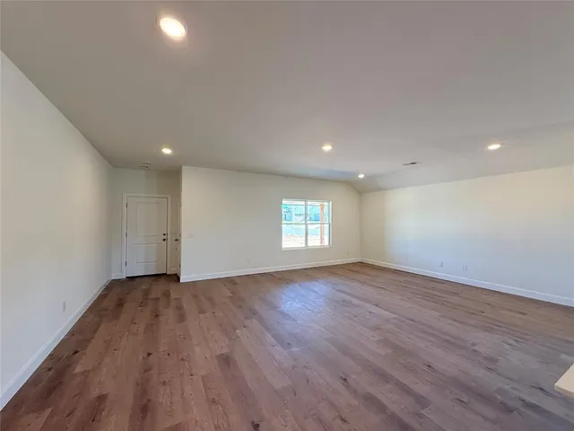 Photo 3 — 21240 SE 31st Street, Harrah, OK 73045