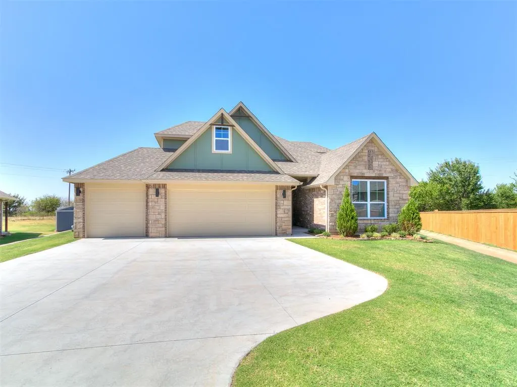 Photo 2 — 10173 NW 100th Street, Yukon, OK 73099