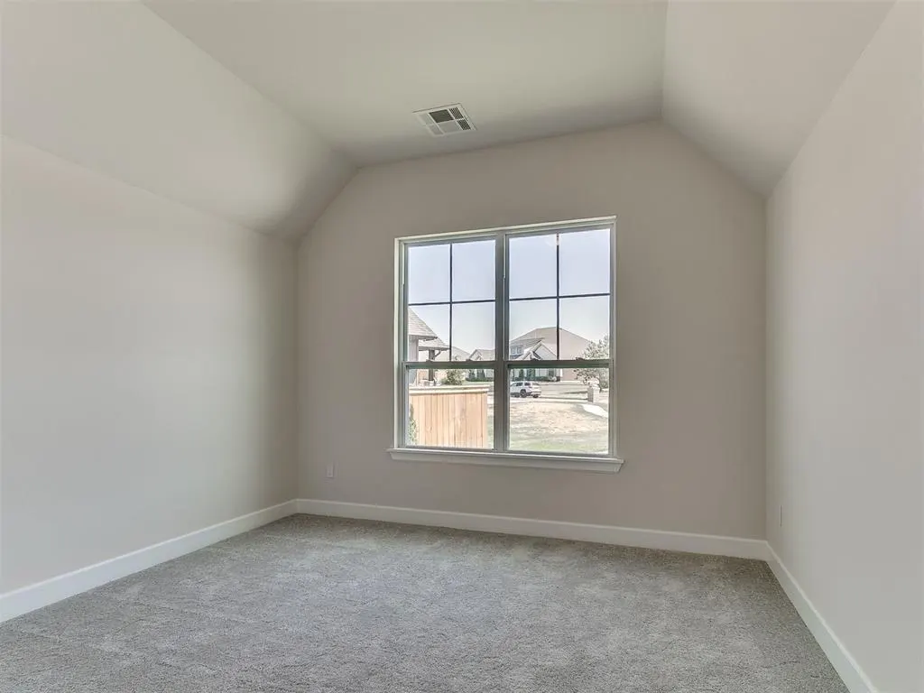 Photo 9 — 10173 NW 100th Street, Yukon, OK 73099