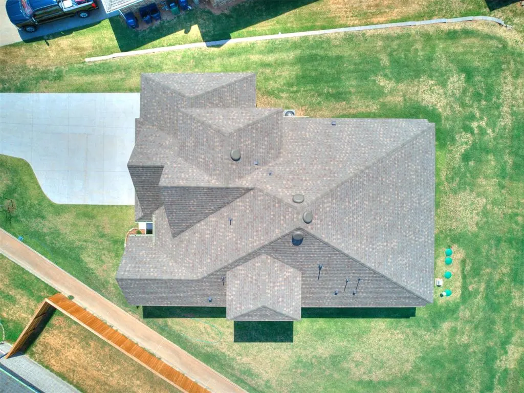 Photo 29 — 10173 NW 100th Street, Yukon, OK 73099