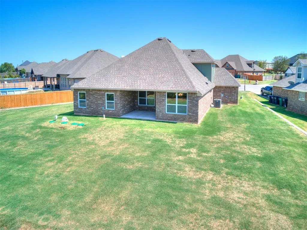 Photo 30 — 10173 NW 100th Street, Yukon, OK 73099