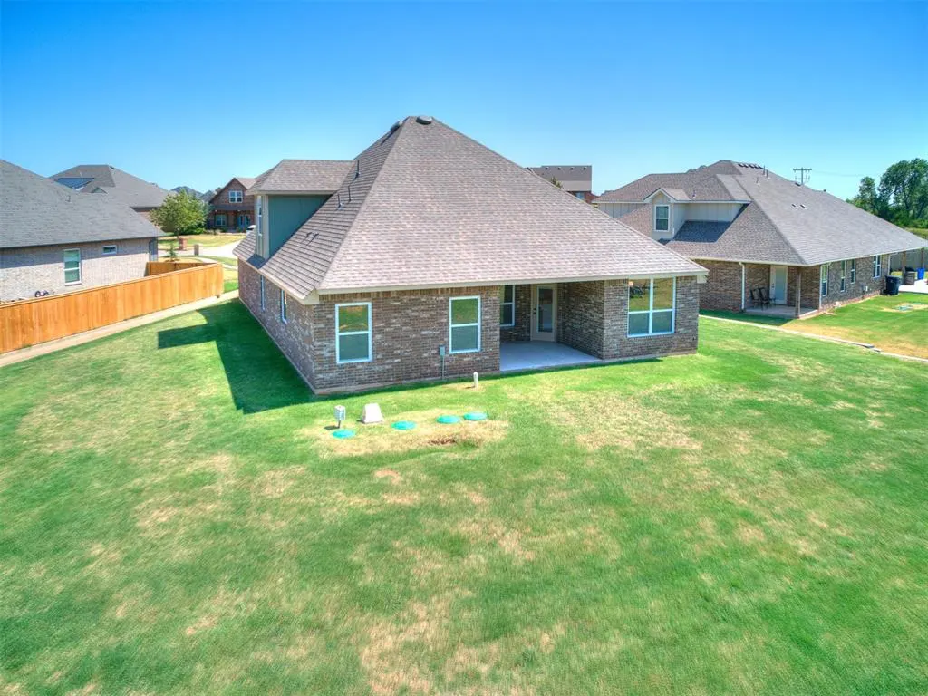 Photo 31 — 10173 NW 100th Street, Yukon, OK 73099