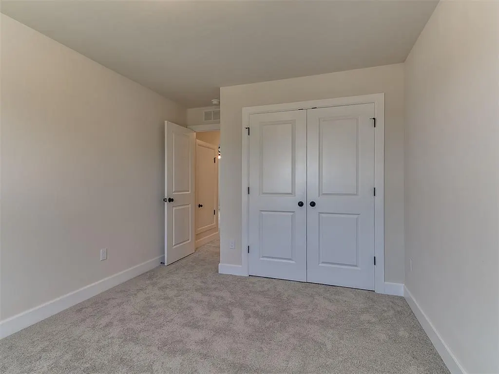 Photo 39 — 10173 NW 100th Street, Yukon, OK 73099