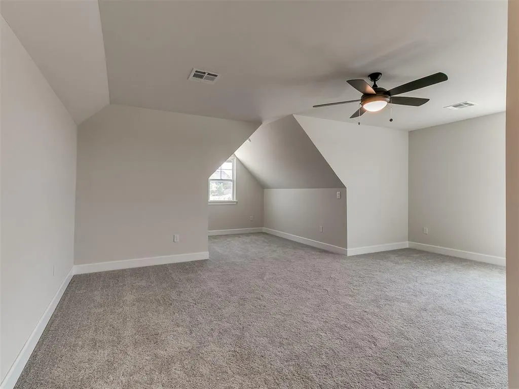 Photo 41 — 10173 NW 100th Street, Yukon, OK 73099