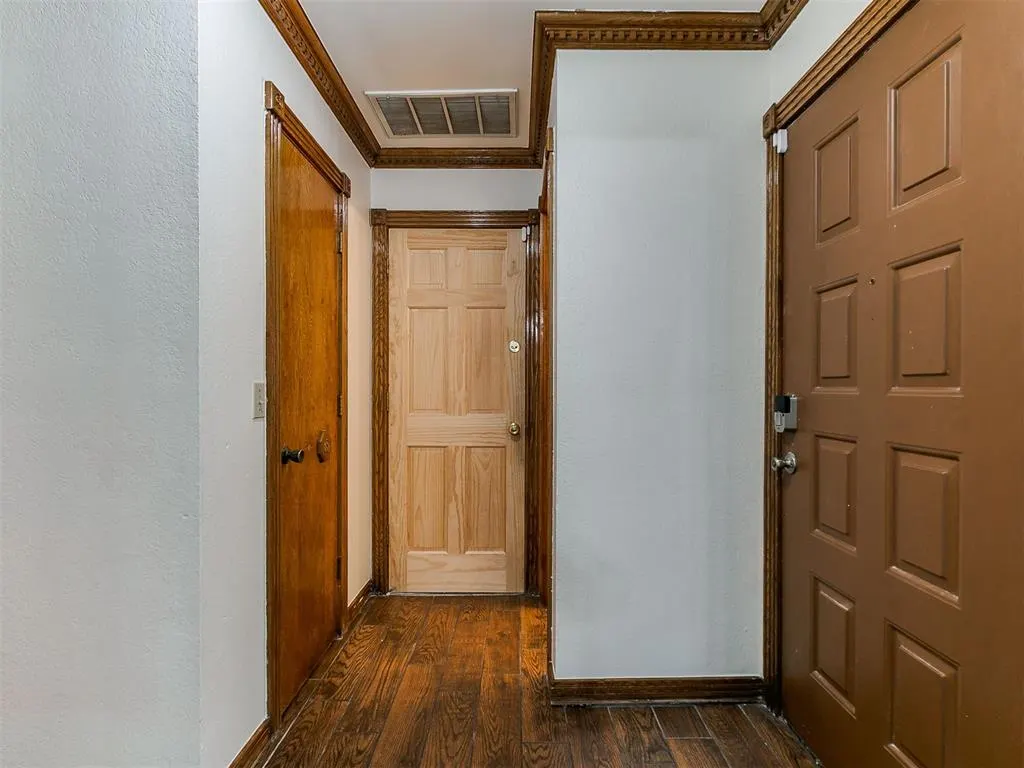 Photo 8 — 11313 Davis Court, Oklahoma City, OK 73162